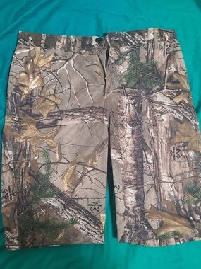 Realtree Camouflage Waistband Shorts - Green/Brown